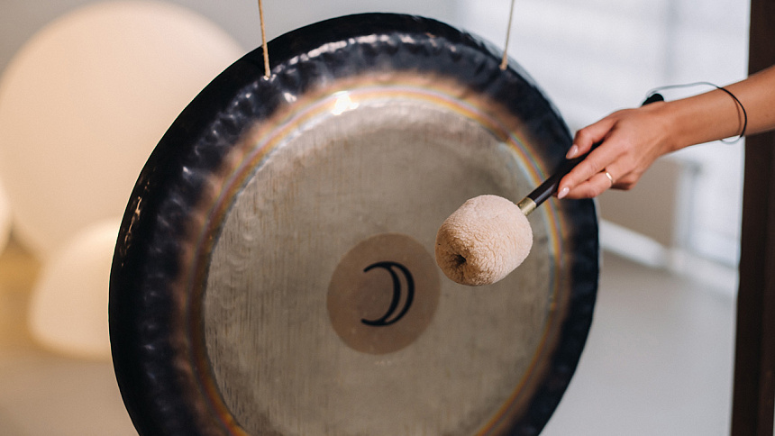 Meditation gong photo