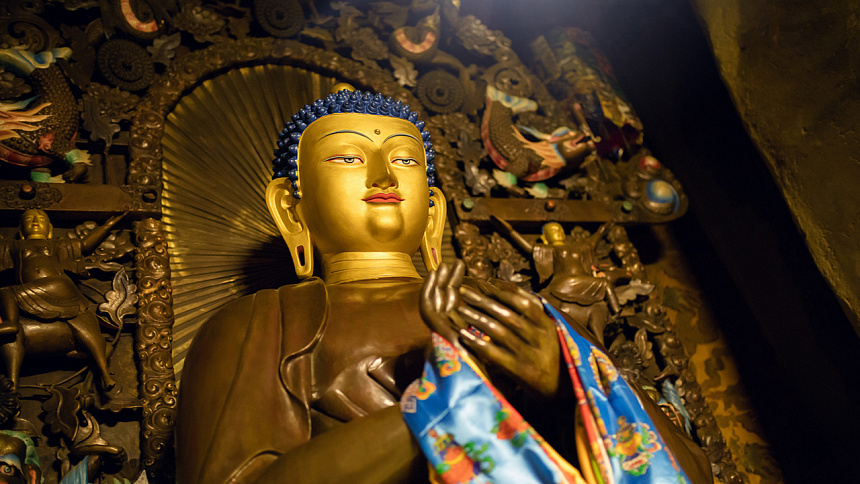 Buddha Maitreya statue