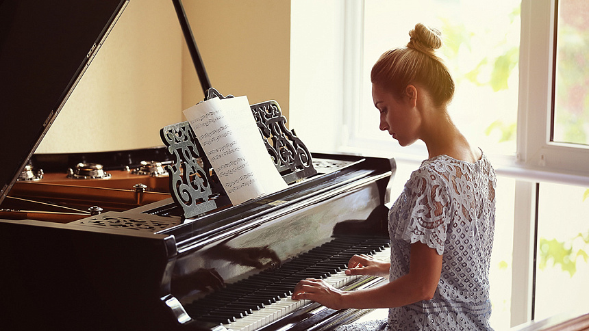 the piano, the girl's playing. The manifestation of svadhisthana chakra in creativity.