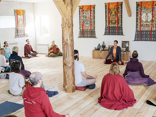 Vipassana Guide ᐉ Practice, Benefits & Retreats Explored