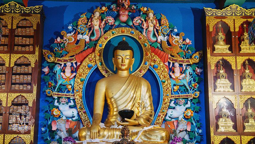 Buddha statue photo