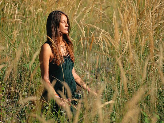 Pregnant? Discover 10 Meditation Techniques for Calm & Well-being