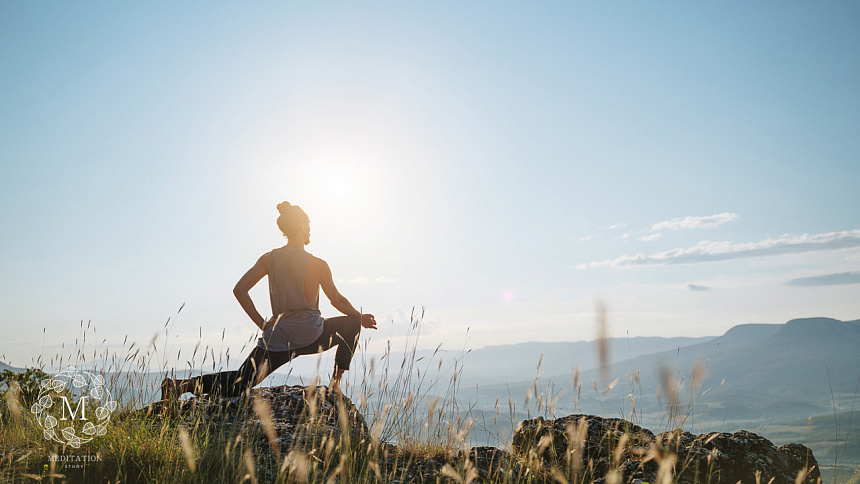 Yoga class at sunrise foto