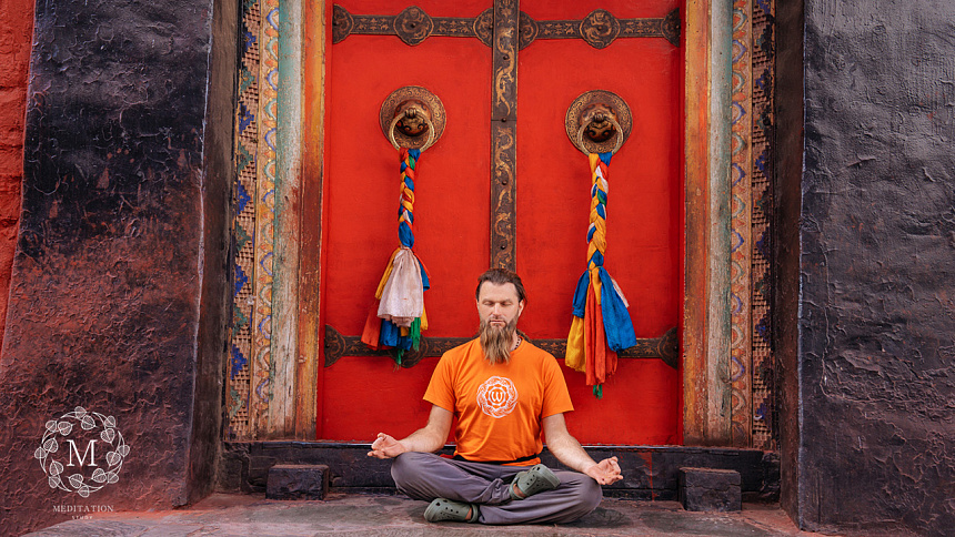 Meditation in Tibet photo