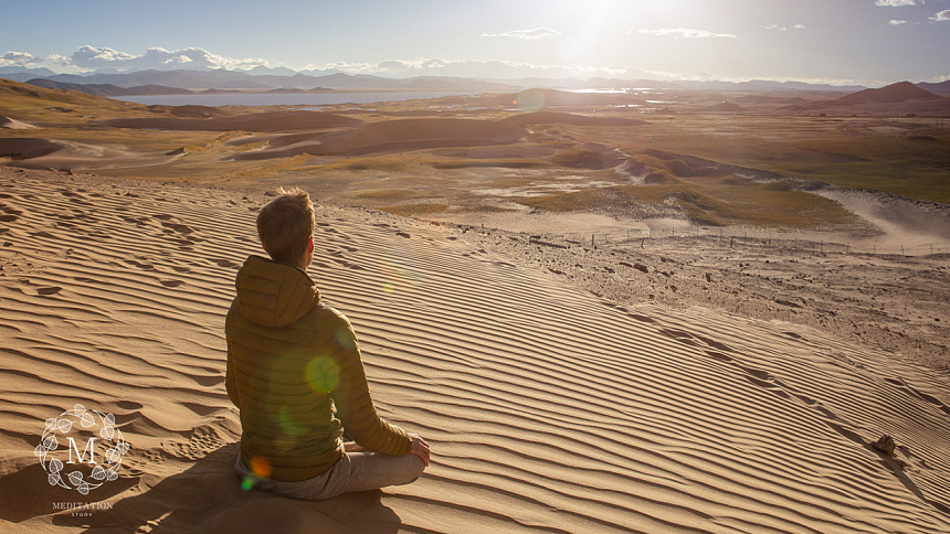 Meditation, sand, sun foto