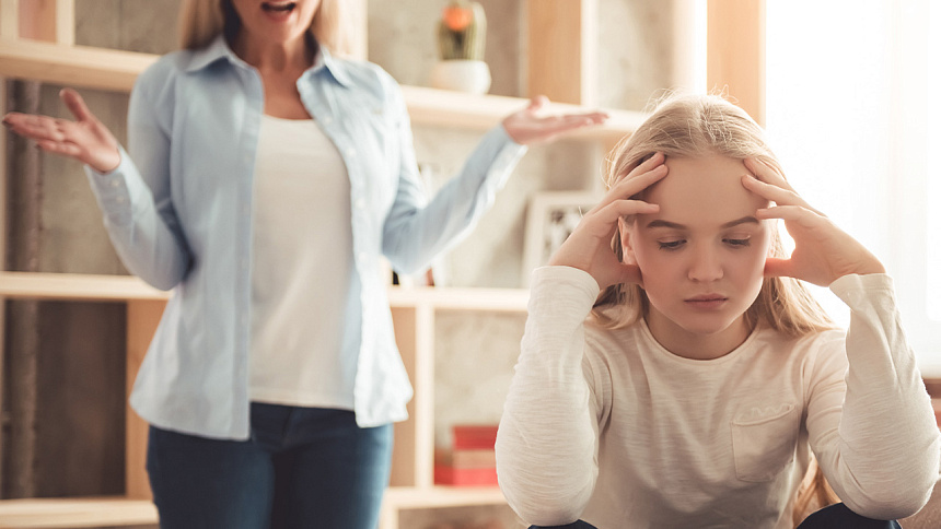 One of the causes of Anahata chakra disharmony is conflict with parents foto