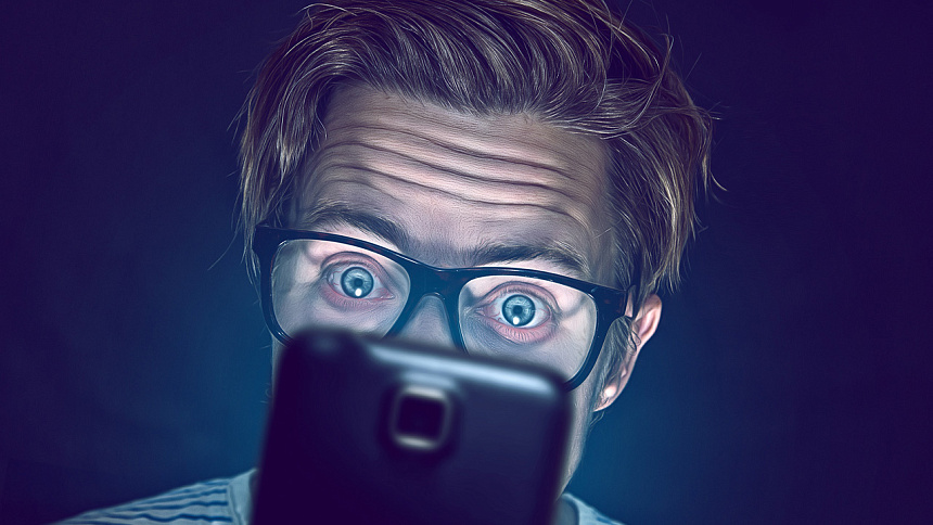 The negative impact of social media on a person photo